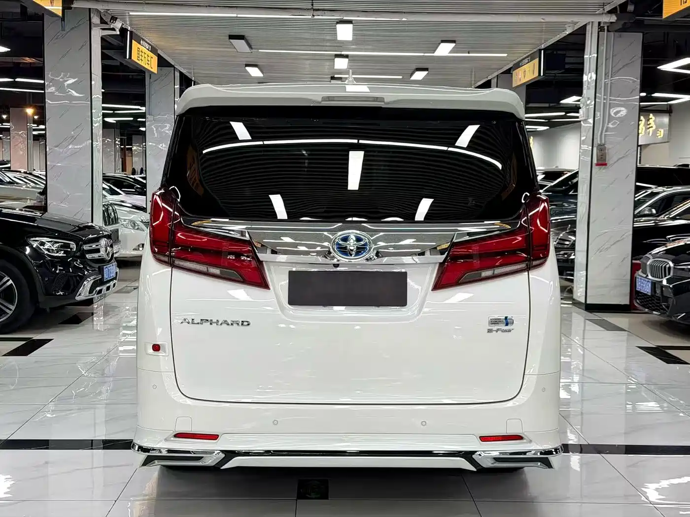 Toyota Alphard 2020 Hybrid 2.5L Luxury Edition фото 4