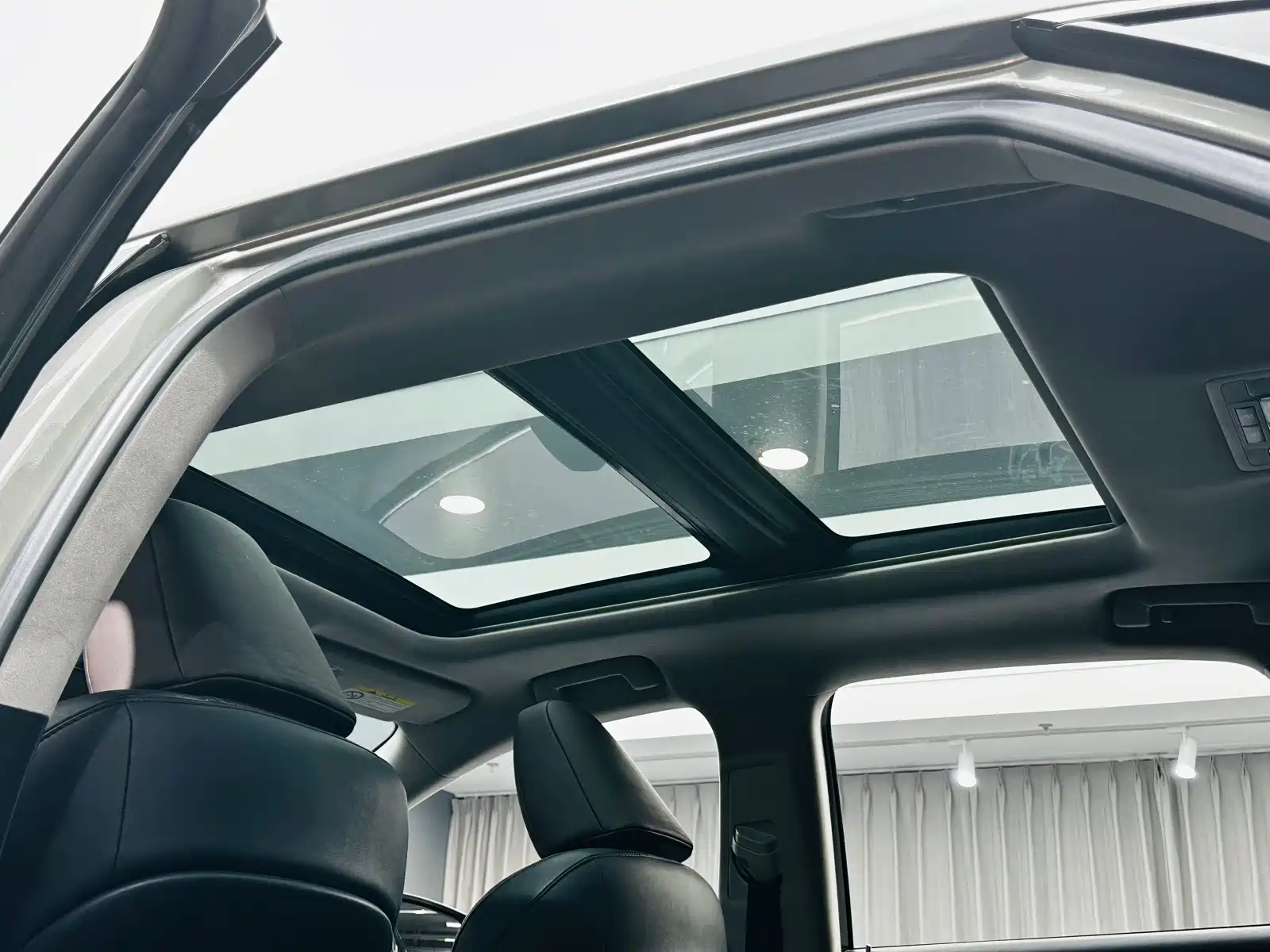 Фото 15 - Lexus RX
