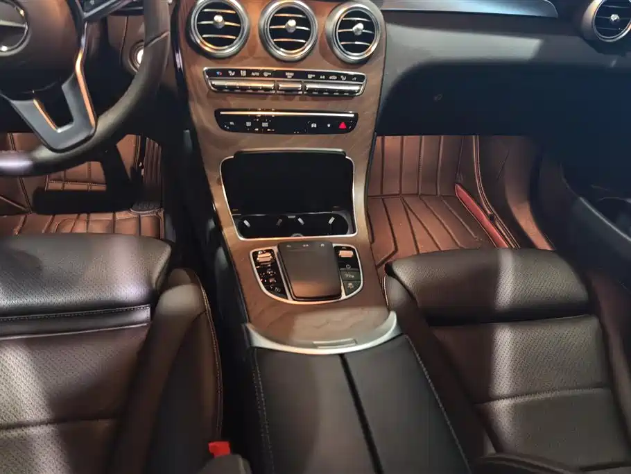 Mercedes-Benz GLC 2022 Facelift II GLC 260 L 4MATIC Sport Model фото 16