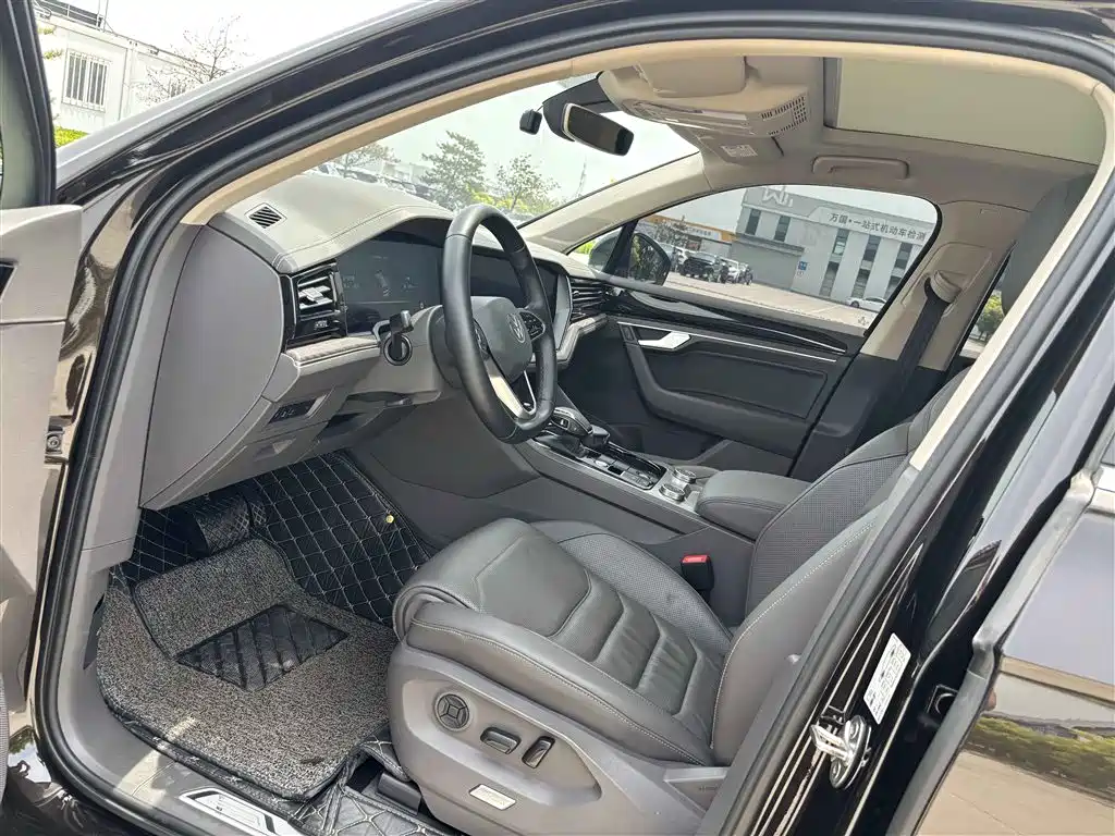 Volkswagen Touareg 2021 2.0TSI R-Line фото 4