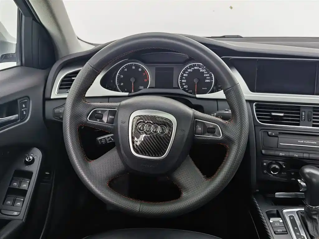Audi A4L 2010 2.0 TFSI Technology фото 11