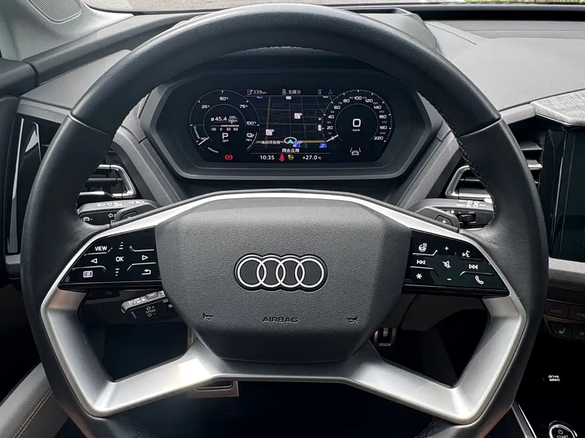 Audi Q5 e-tron 2022 40 e-tron Starlight Edition Brocade Package фото 26