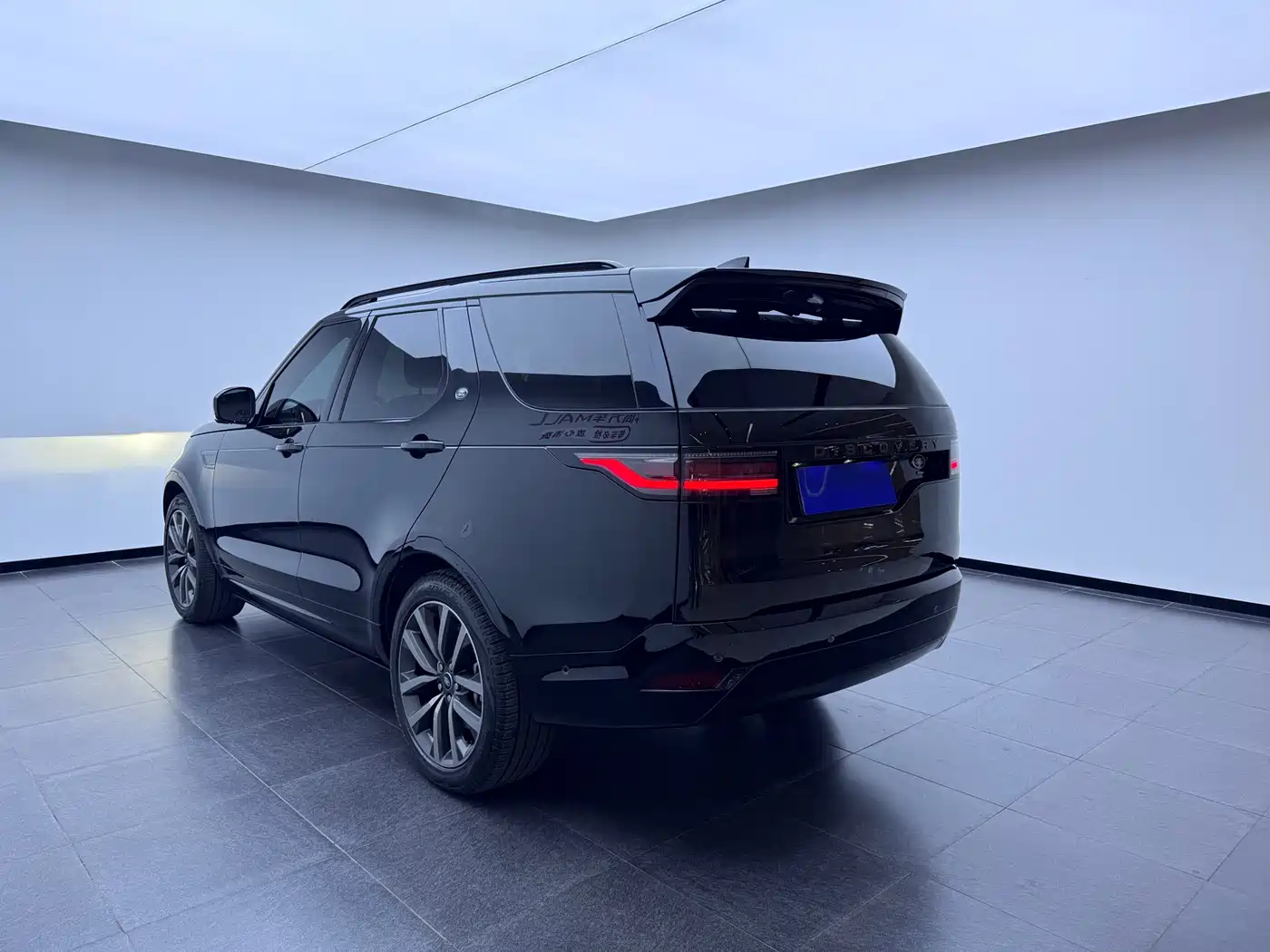 Land Rover Discovery 2023 360PS R-Dynamic SE фото 3