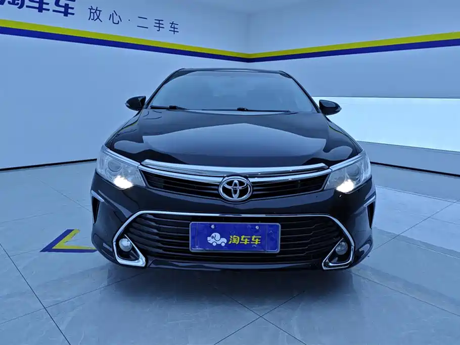Toyota Camry 2016 2.0G 10th Anniversary Leading Edition фото 2