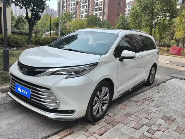 Toyota Sienna 2.5L, гибрид, Платинум