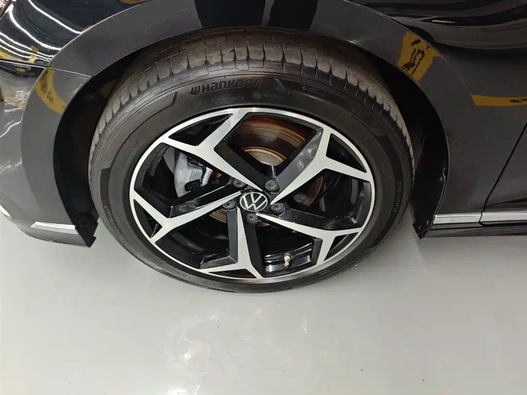 Volkswagen Magotan 2023 Model 2 Million Commemorative Edition 330TSI DSG Luxury фото 25