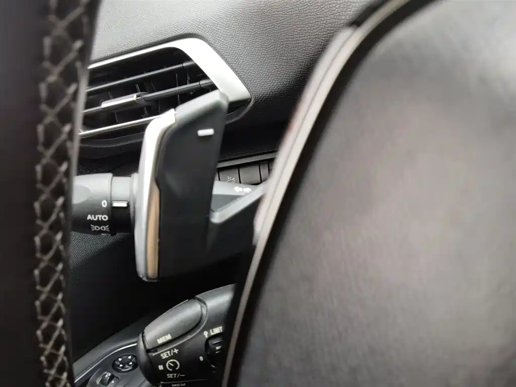 Peugeot 5008 2017 380THP 7-seat Luxury Edition фото 21