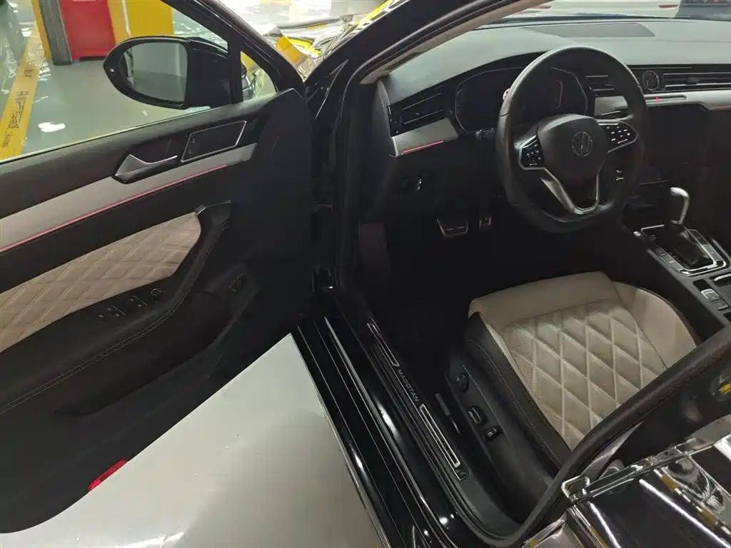 Volkswagen Magotan 2023 Model 2 Million Commemorative Edition 330TSI DSG Luxury фото 12
