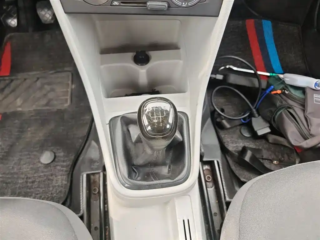 Škoda Rapid 2015 1.4L Manual Joy Selection фото 14