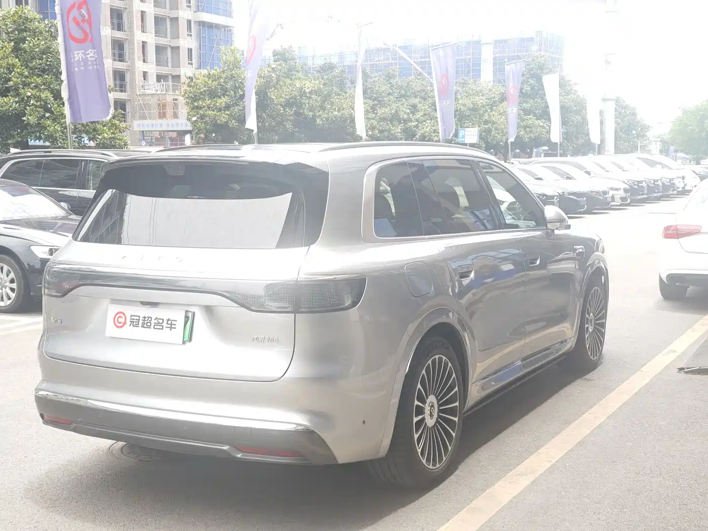 AITO Wenjie AITO M8 2025 Extended Range Ultra 53.4kWh 6-Seater фото 7