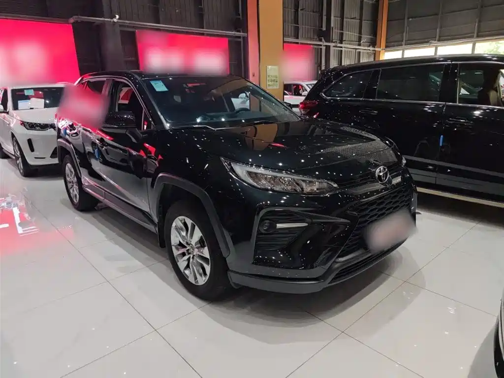 Toyota Wildlander 2023 2.0L CVT FWD LE фото 9