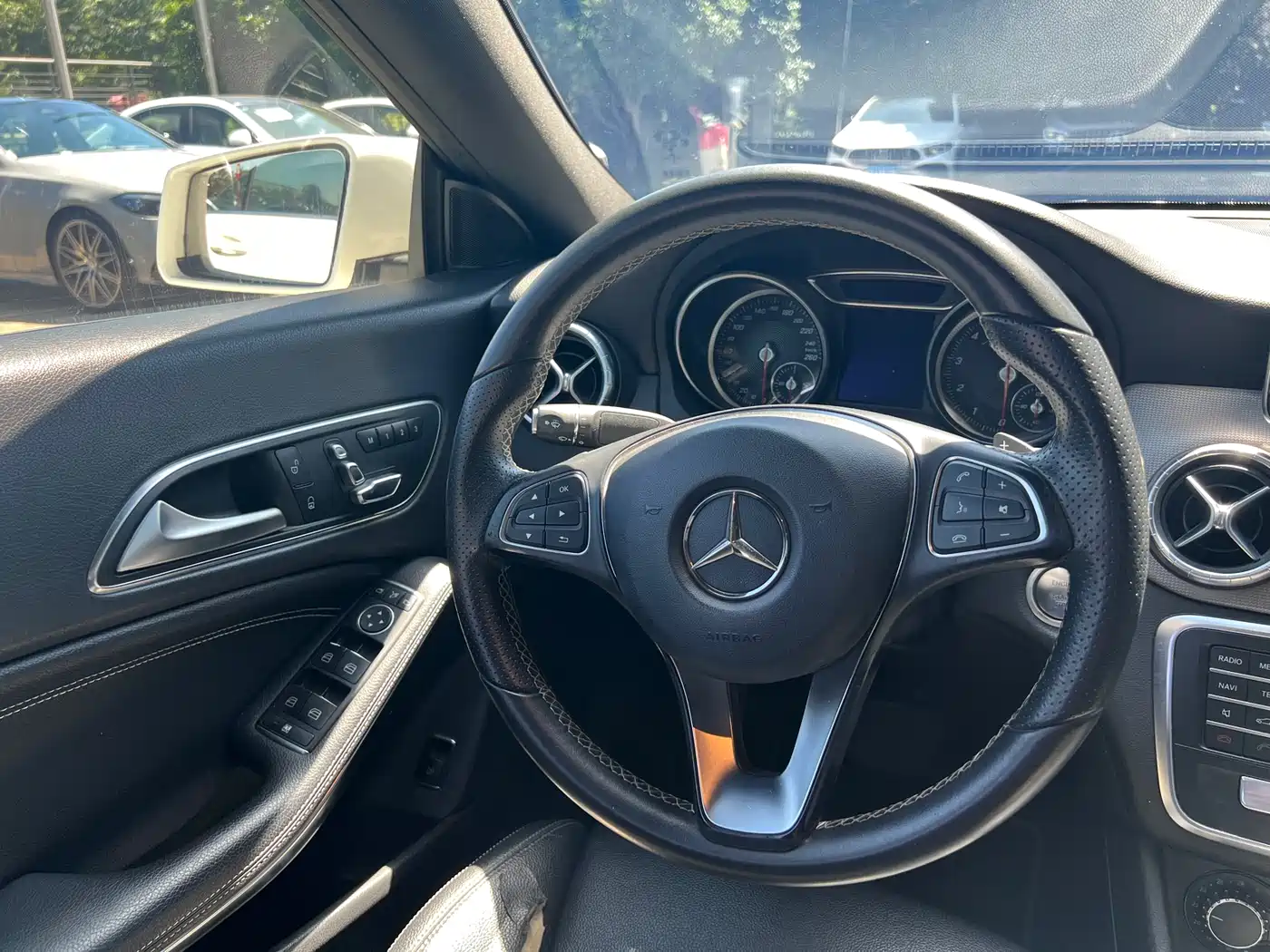 Mercedes-Benz CLA (Import) 2016 CLA 200 Fashion фото 8