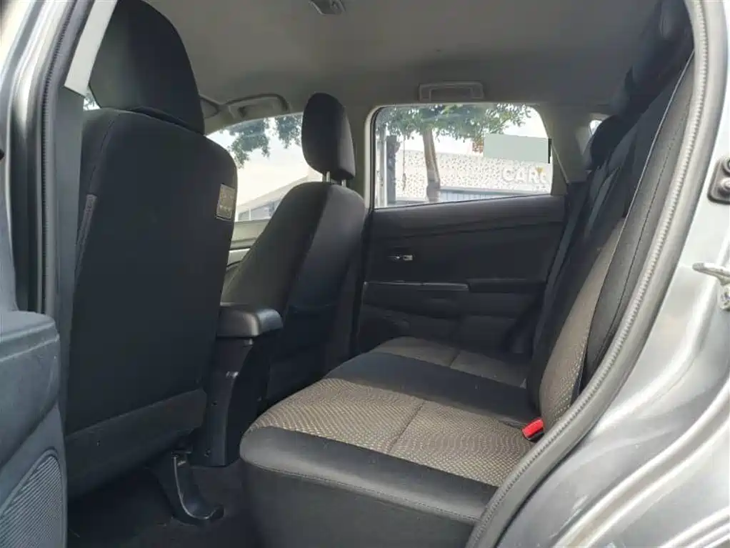 Mitsubishi ASX 2013 1.6L Manual 2WD Standard фото 4