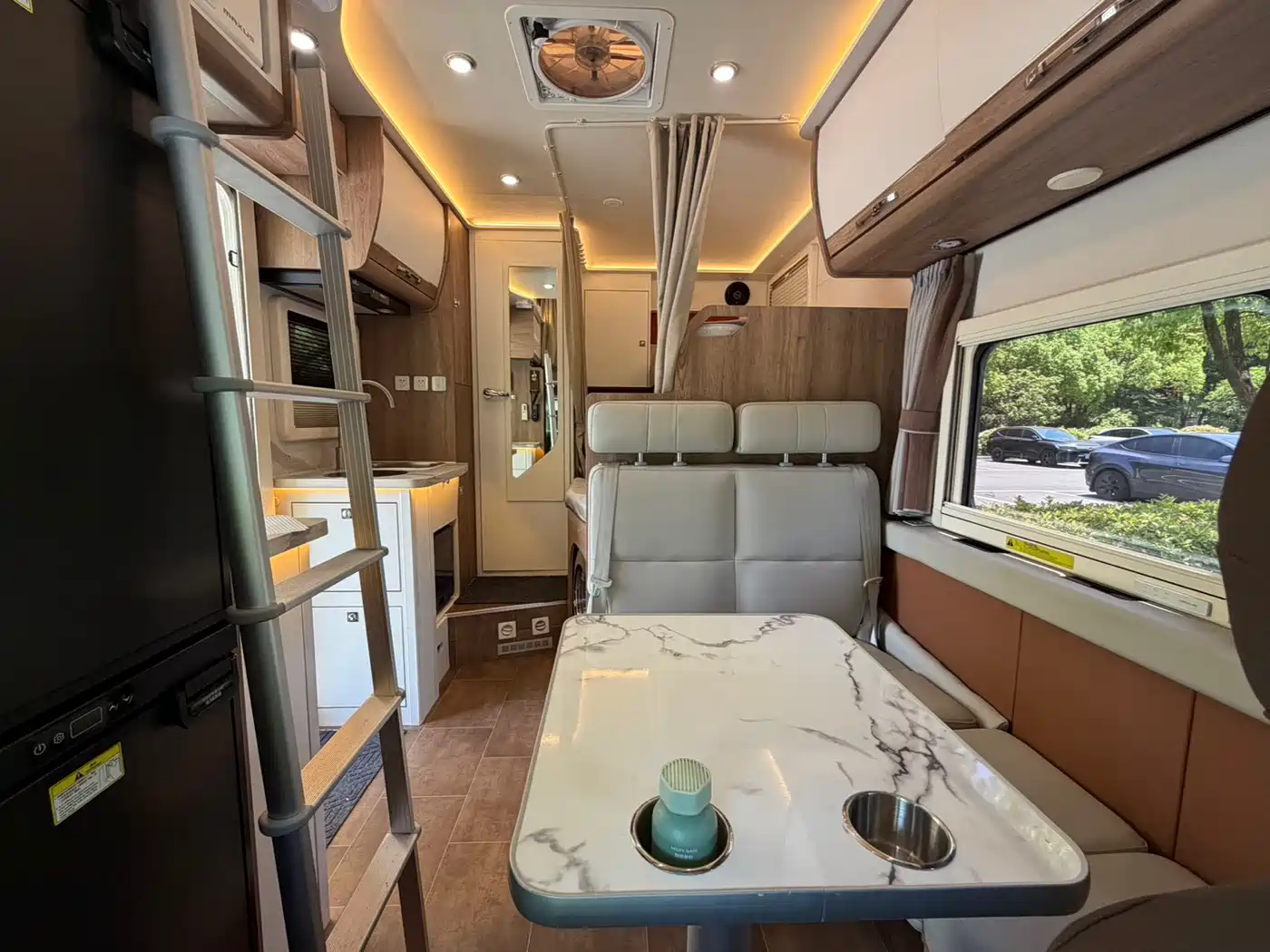 SAIC Maxus V100 RV 2022 Model 2.0T Life Home V100 Mountain Living Edition Longitudinal Bed фото 11