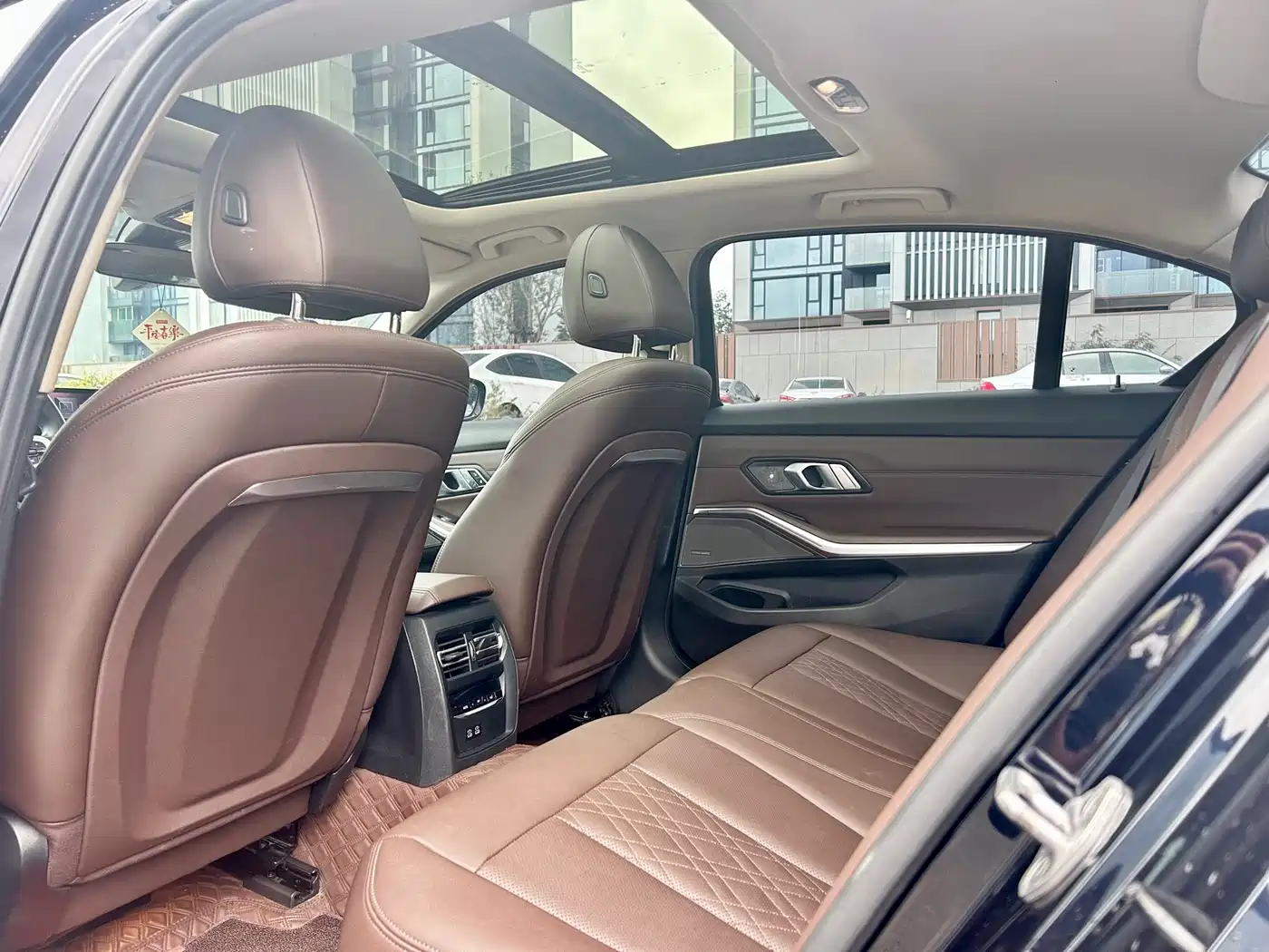 BMW 3 Series 2024 325Li M Sport Shadowline Package фото 5
