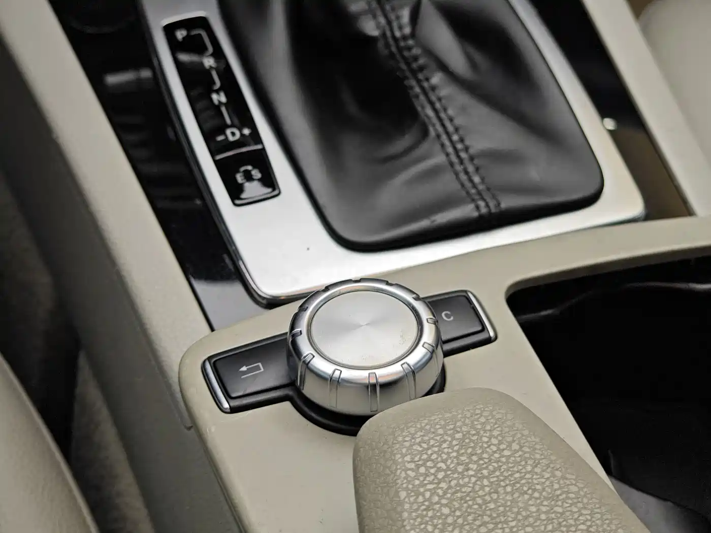 Mercedes-Benz C-Class 2013 C 180 Classic Grand Edition фото 19