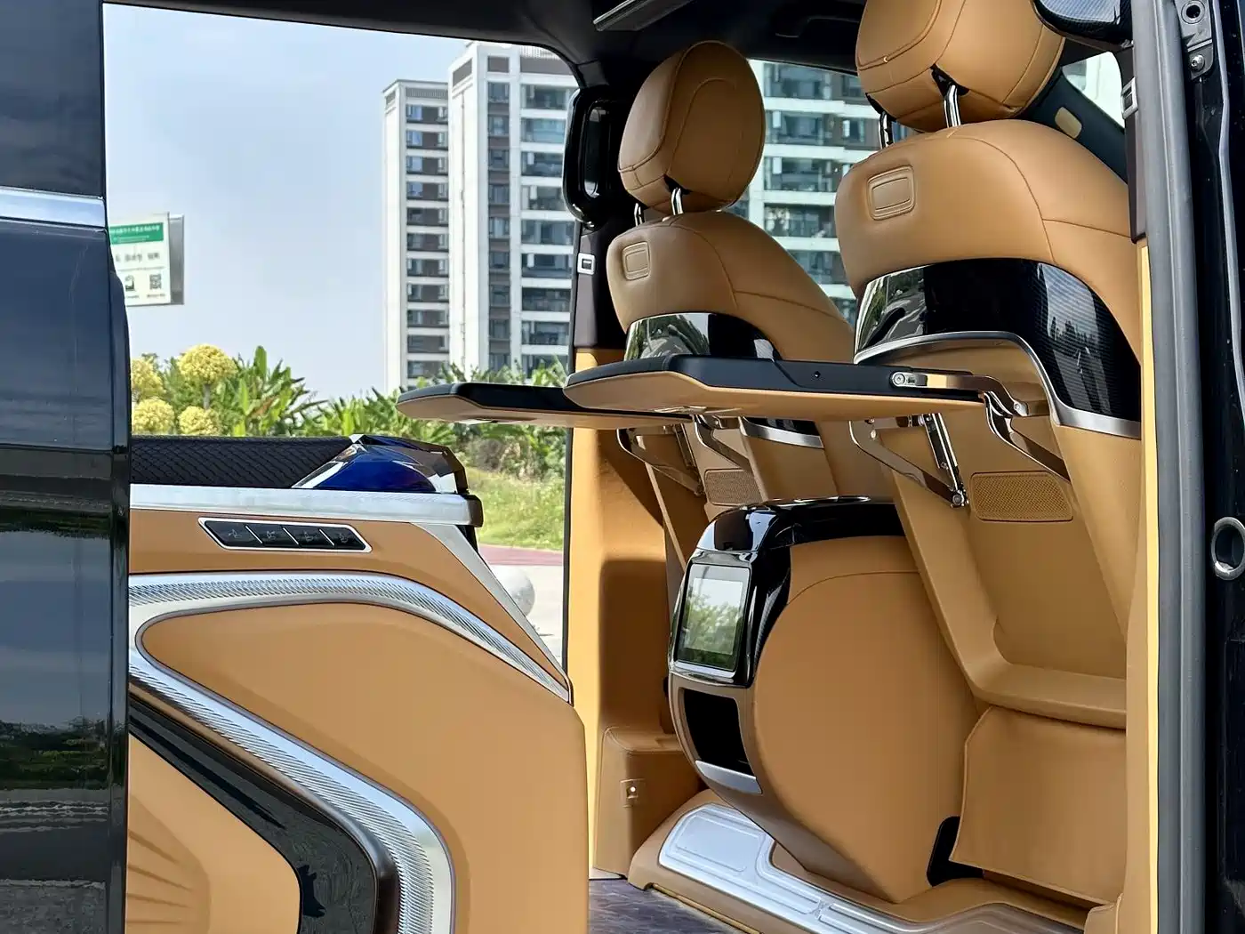 Mercedes-Benz V-Class 2022 V 260 L Long Wheelbase Luxury Edition фото 11