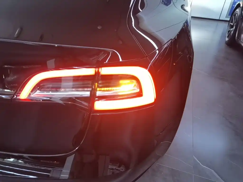 Tesla Model 3 2020 2020 Facelift Standard Range RWD Upgrade