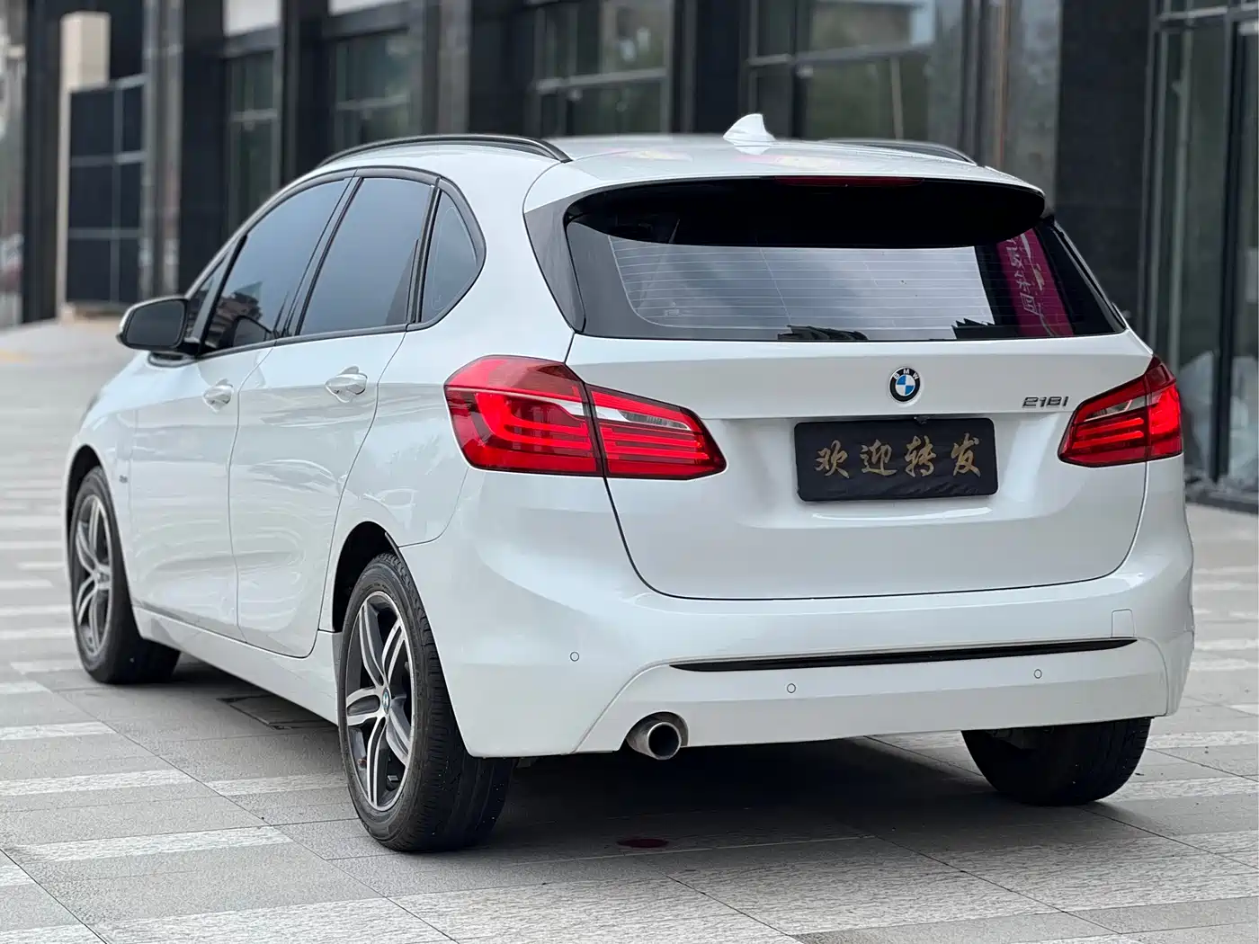 BMW 2 Series Touring 2016 218i Sport Design Package фото 12