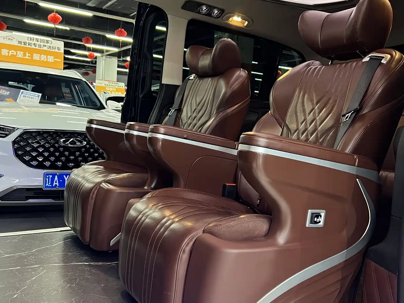 Mercedes-Benz Vito 2023 2.0T Business 7-Seater фото 10