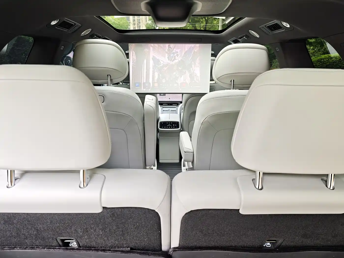 AITO Wenjie AITO M9 2024 Extended Range Ultra 42kWh 6-Seater фото 12