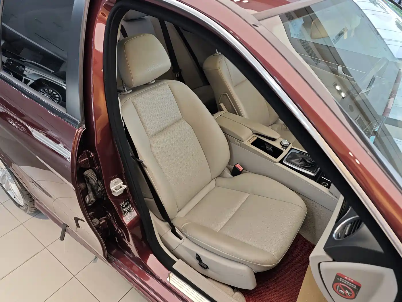 Mercedes-Benz C-Class 2013 C 180 Classic Grand Edition фото 34