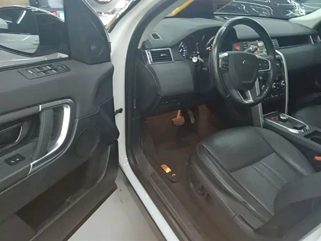 Land Rover Discovery Sport 2019 240PS SE Edition China VI фото 16