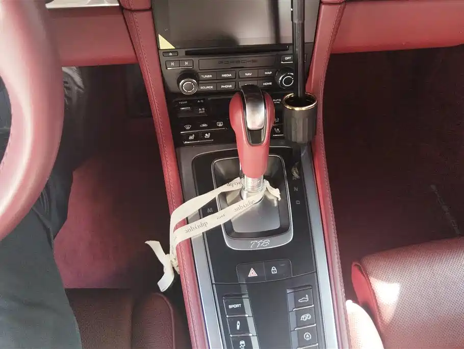 Porsche 718 2018 Cayman 2.0T фото 13