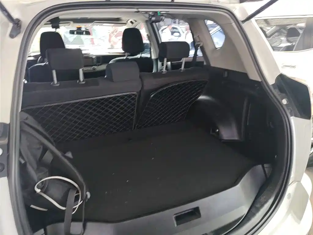 Toyota RAV4 Rongfang 2016 2.0L CVT 2WD Trend (China V) фото 19