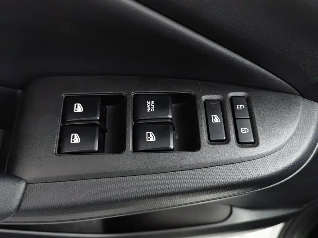 Фото 9 - Changan Eado
