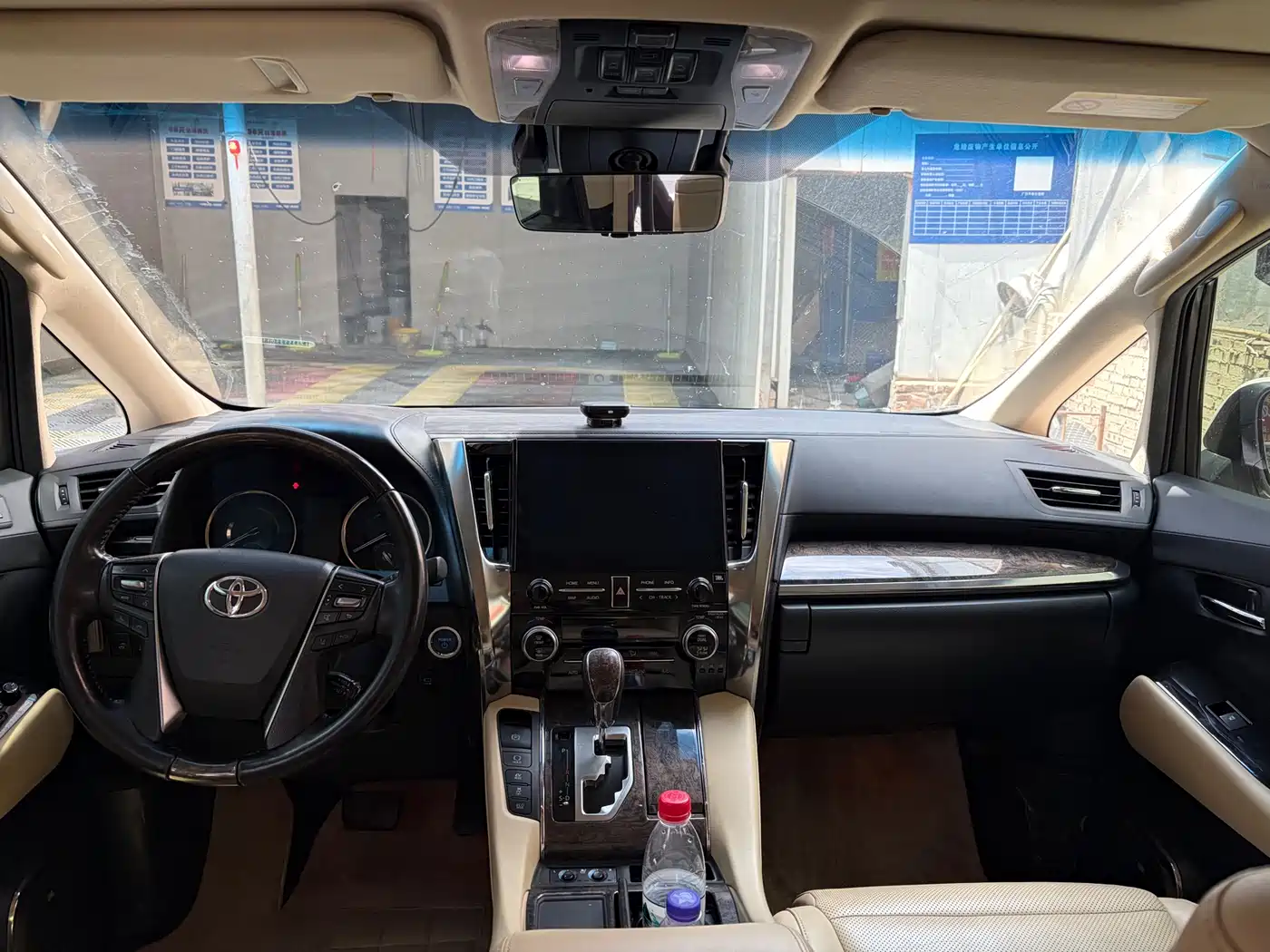 Toyota Vellfire 2020 Twin Engine 2.5L HV Premium Edition фото 22
