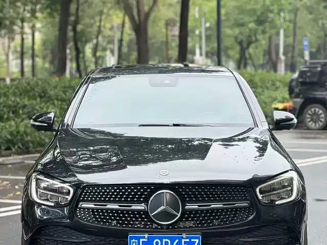 Mercedes-Benz GLC Coupe 2020 GLC 300 4MATIC Coupe SUV