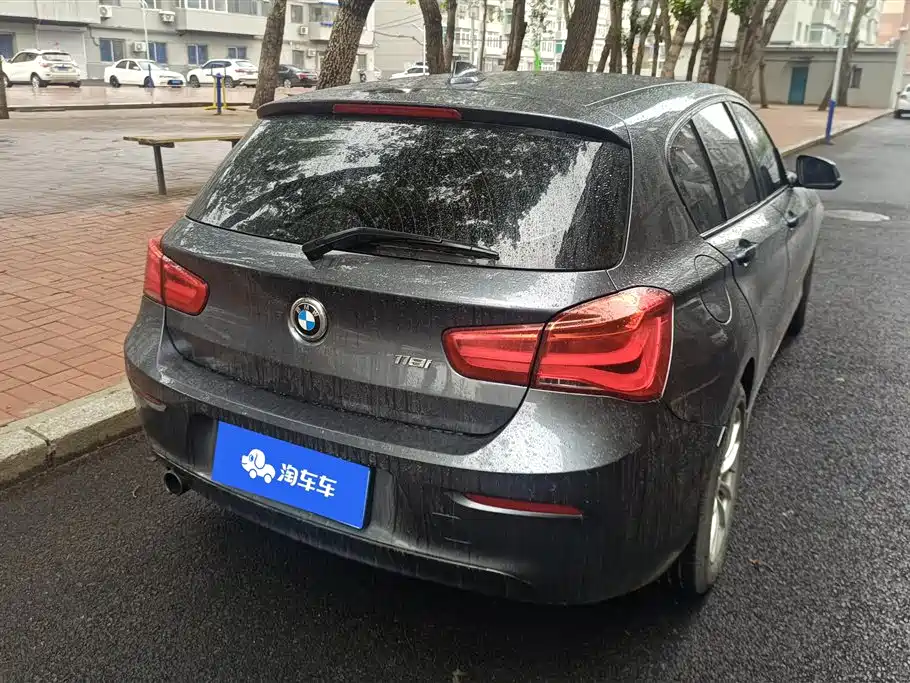 BMW 1 Series (Import) 2018 118i Leading фото 3