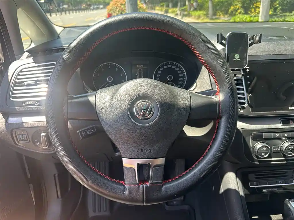 Volkswagen Sharan 2014 2.0TSI Standard фото 13