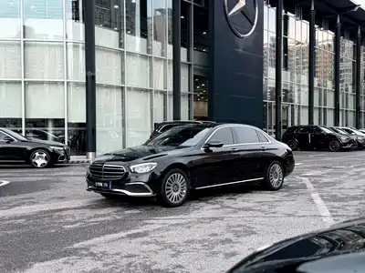 Mercedes-Benz E