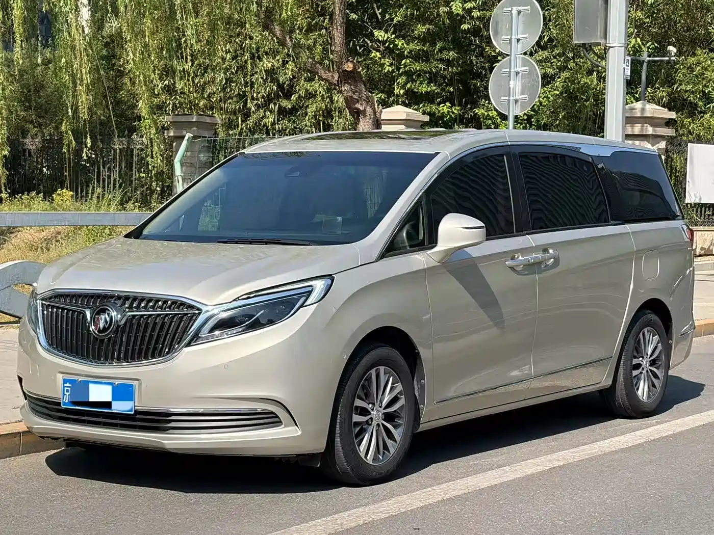 Buick GL8 2017 ES 28T Flagship China V