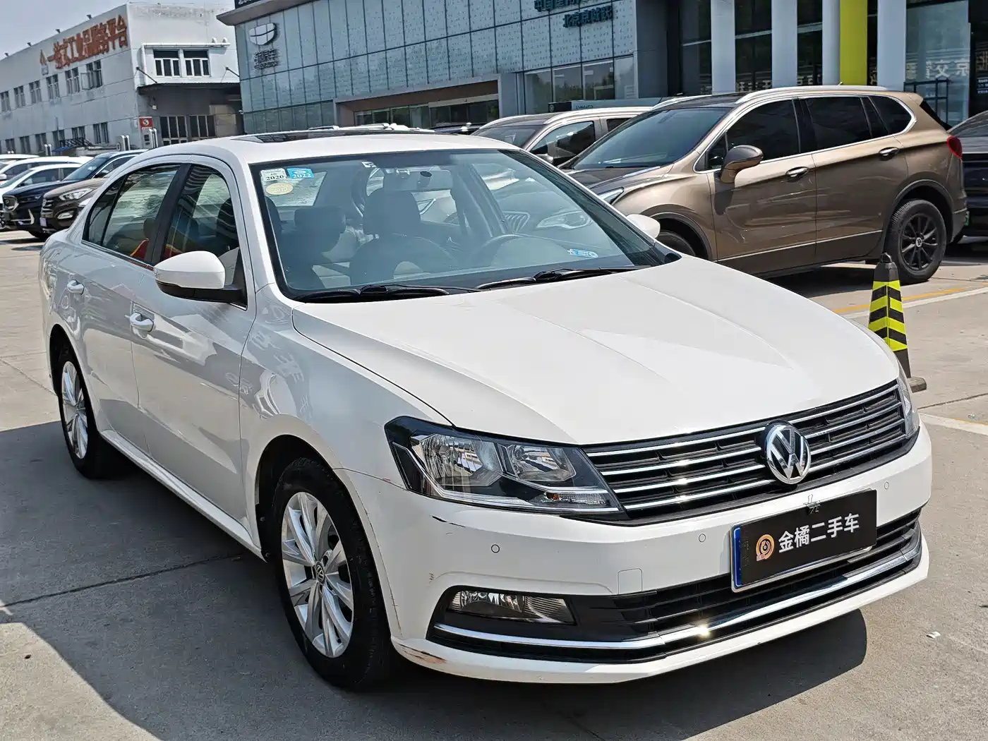 Volkswagen Lavida 2017 1.6L Automatic Comfort Edition фото 4