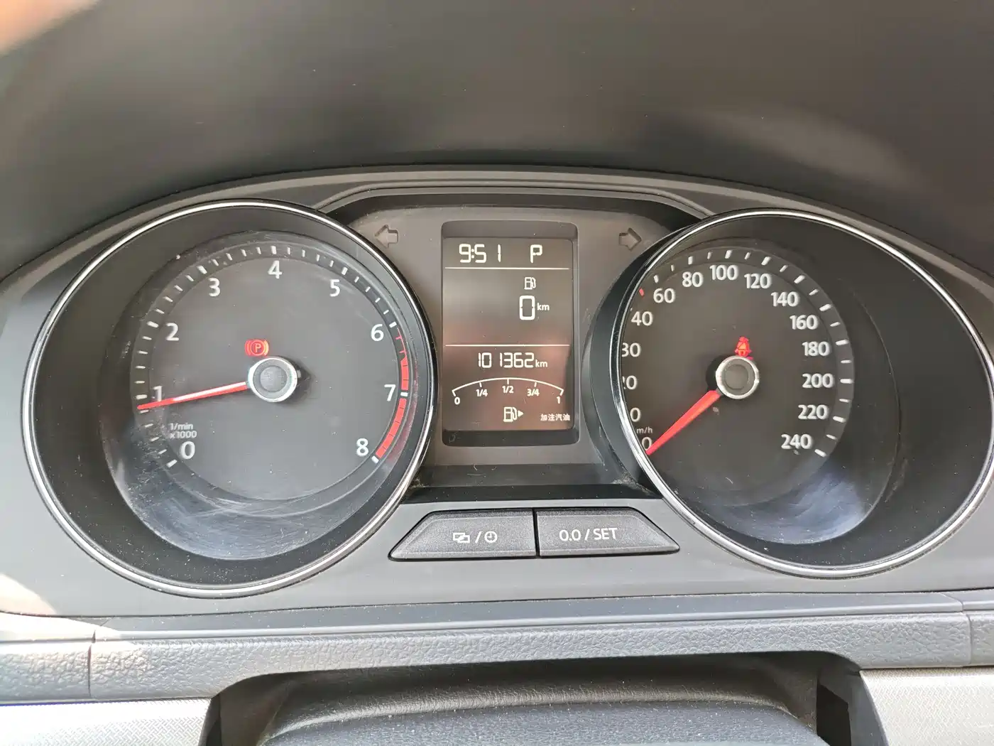 Volkswagen Lavida 2017 1.6L Automatic Comfort Edition фото 15