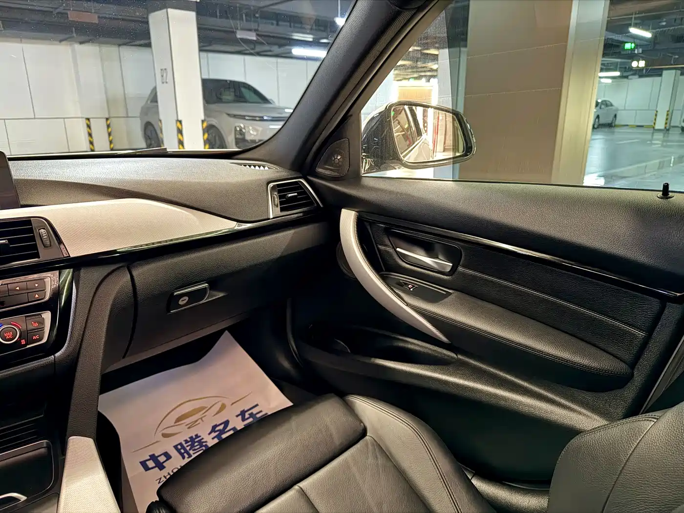 BMW 3 Series 2017 330i M Sport фото 16