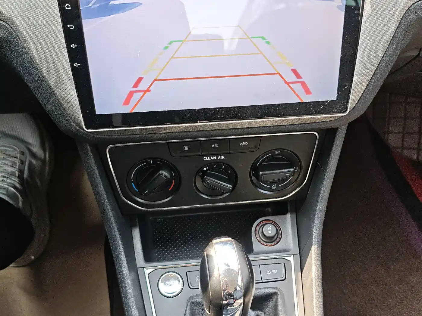 Volkswagen Lavida 2017 1.6L Automatic Comfort Edition фото 16