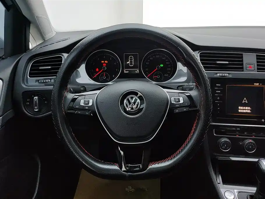 Volkswagen Golf 2020 Beloved Edition 280TSI DSG Comfort фото 15