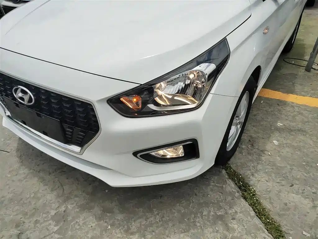 Hyundai Verna 2017 1.4L Manual Color Edition (China V) фото 24