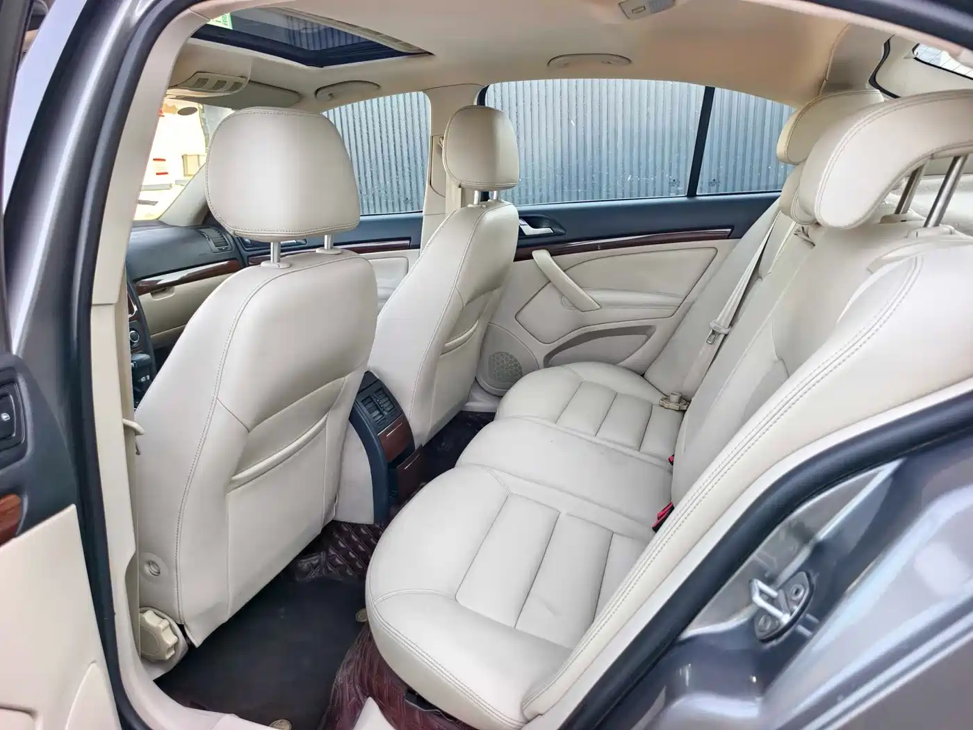 Škoda Octavia 2010 Model 2.0L Automatic Elegance Edition фото 7