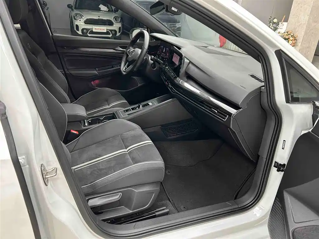Volkswagen Golf 2021 280TSI DSG R-Line фото 13