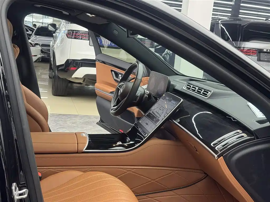 Mercedes-Benz S-Class 2024 S 400 L Luxury Edition фото 8
