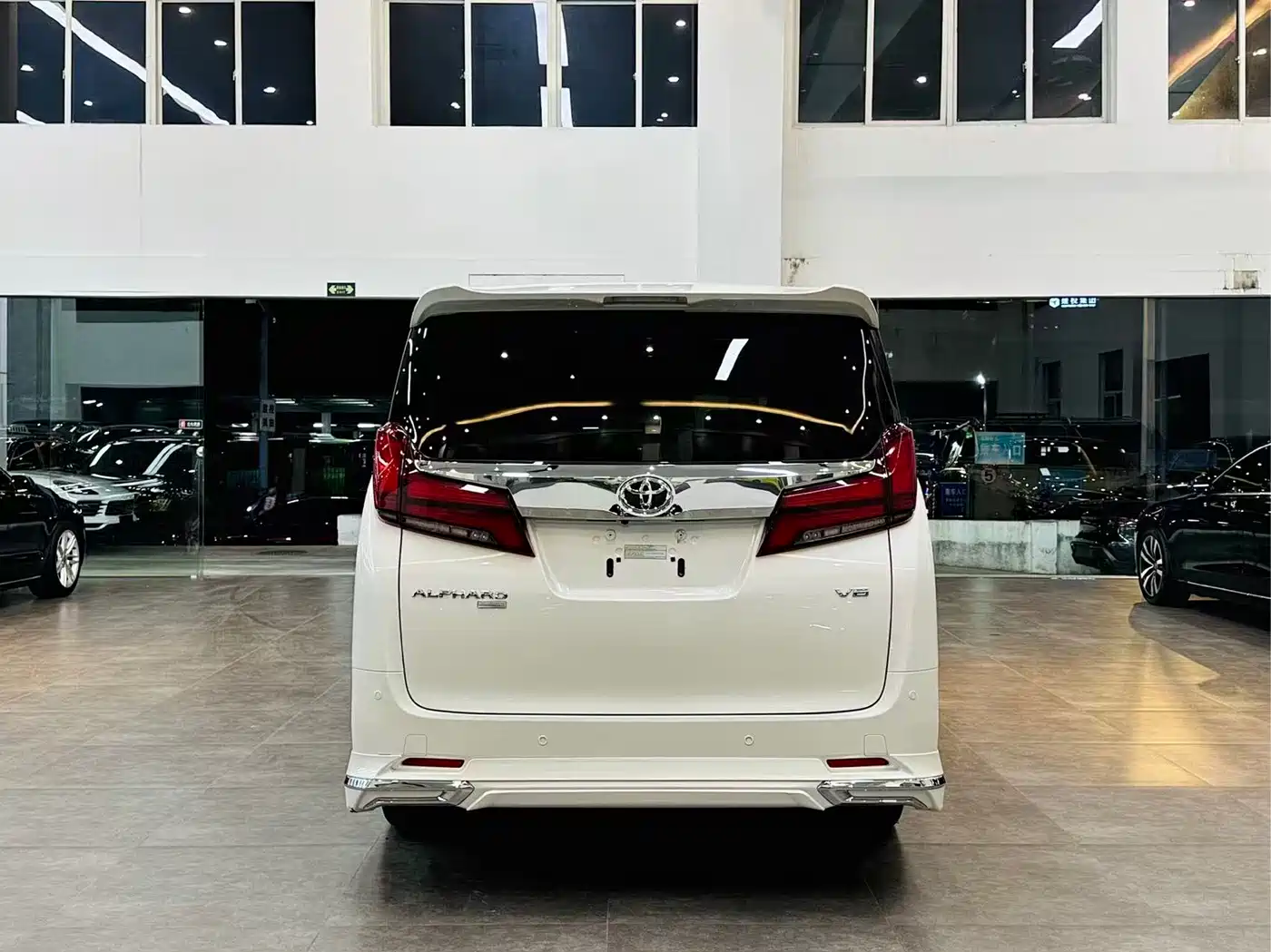 Toyota Alphard 2015 3.5L Luxury Edition фото 5