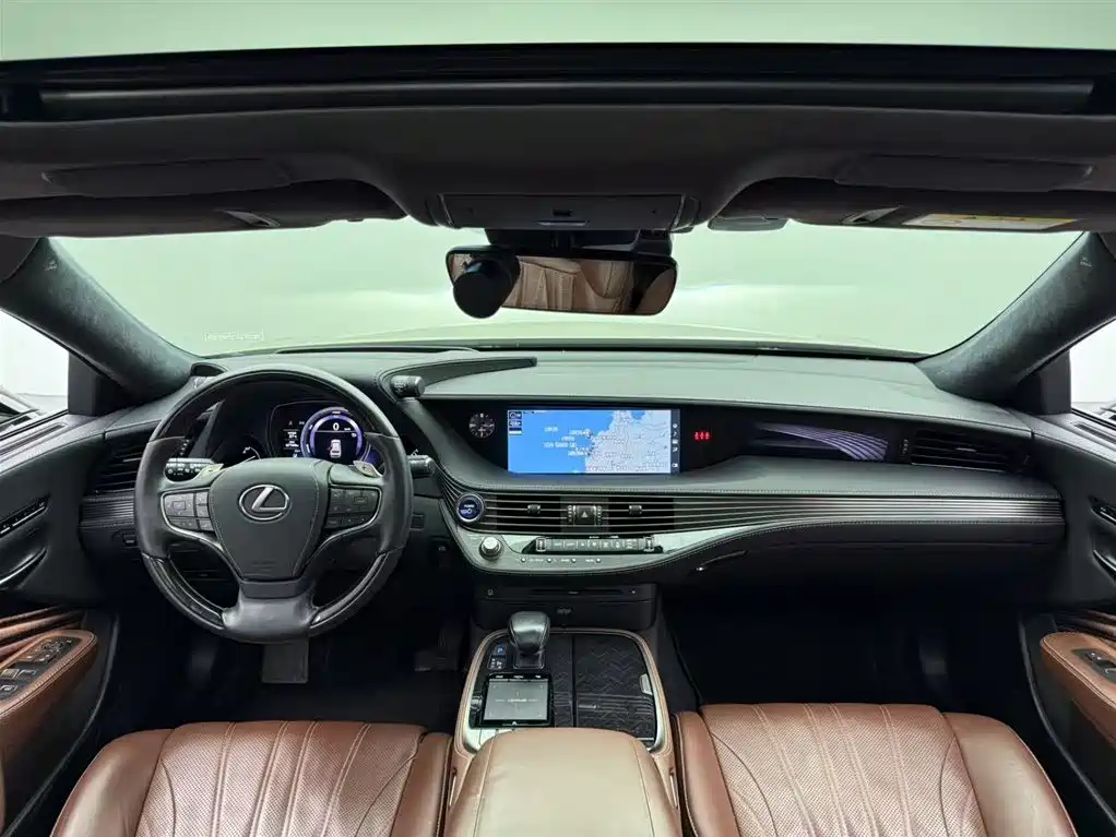 Lexus LS 2018 500h Executive Edition China V фото 4