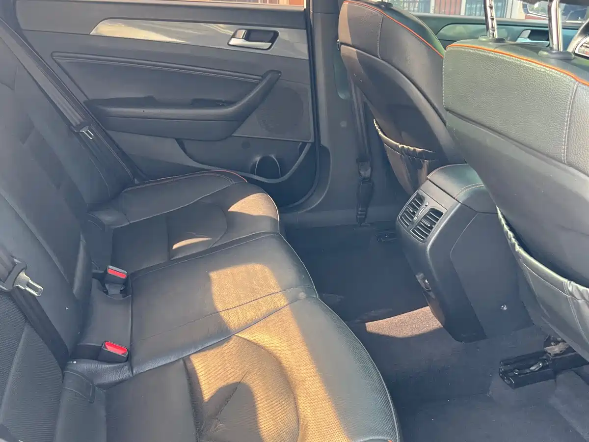 Hyundai Sonata 2015 1.6T GLS Smart фото 9