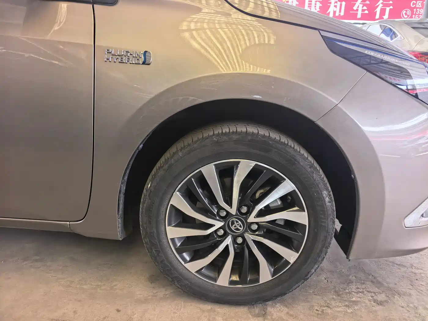 Toyota Corolla 2019 Hybrid 1.8L E-CVT GL-i Pioneer Edition фото 15