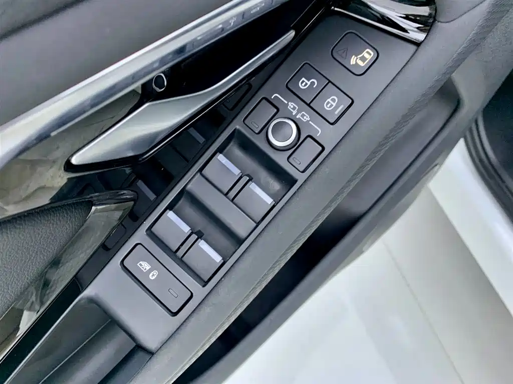 Land Rover Range Rover Evoque 2020 249PS R-DYNAMIC S Sport Edition фото 29